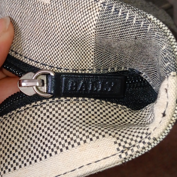 Bally canvas bag authentic good used condition 🤩 - Picture 3 of 7